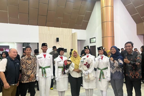 Siswa SMKN 9 Kabupaten Tangerang Resmi Dikukuhkan sebagai Paskibraka Kabupaten Tangerang 2025
